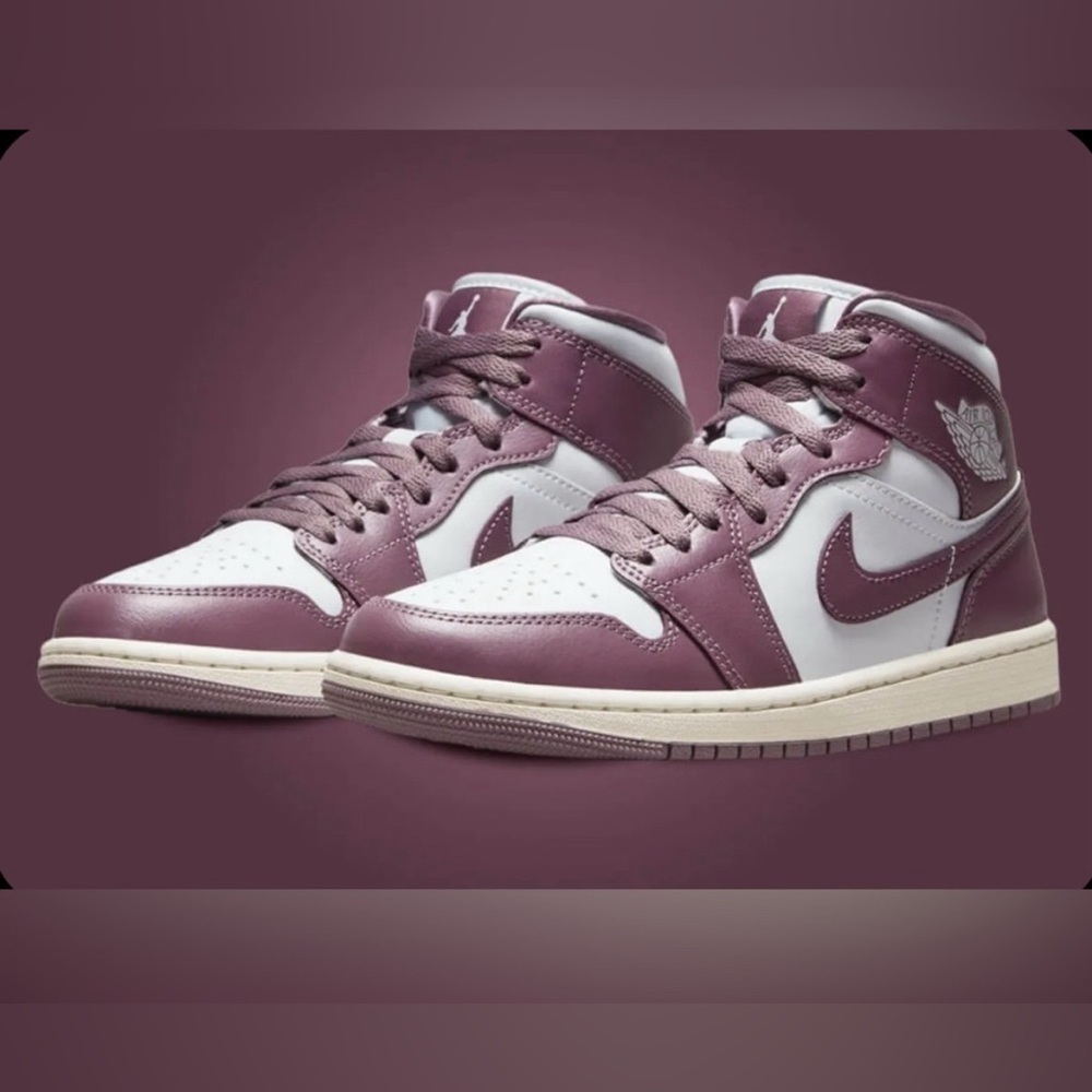 Nike Air Jordan Mid. NIB size 5 women's.